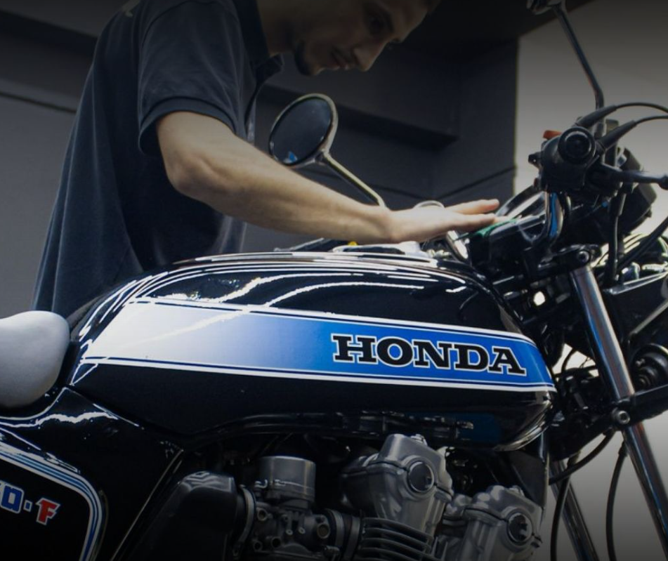 Aplicação de proteção cerâmica numa mota